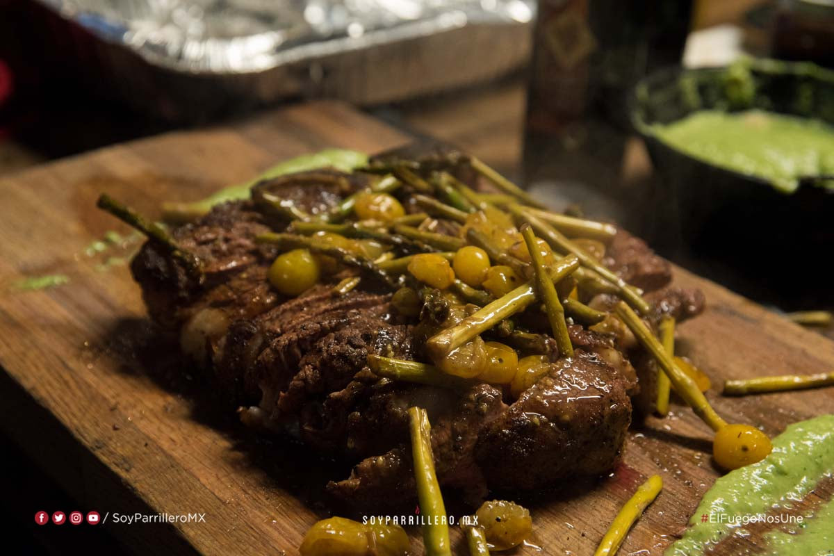 PORTERHOUSE SALTEADO CON CHERRIES Y ESPARRAGOS | SMP