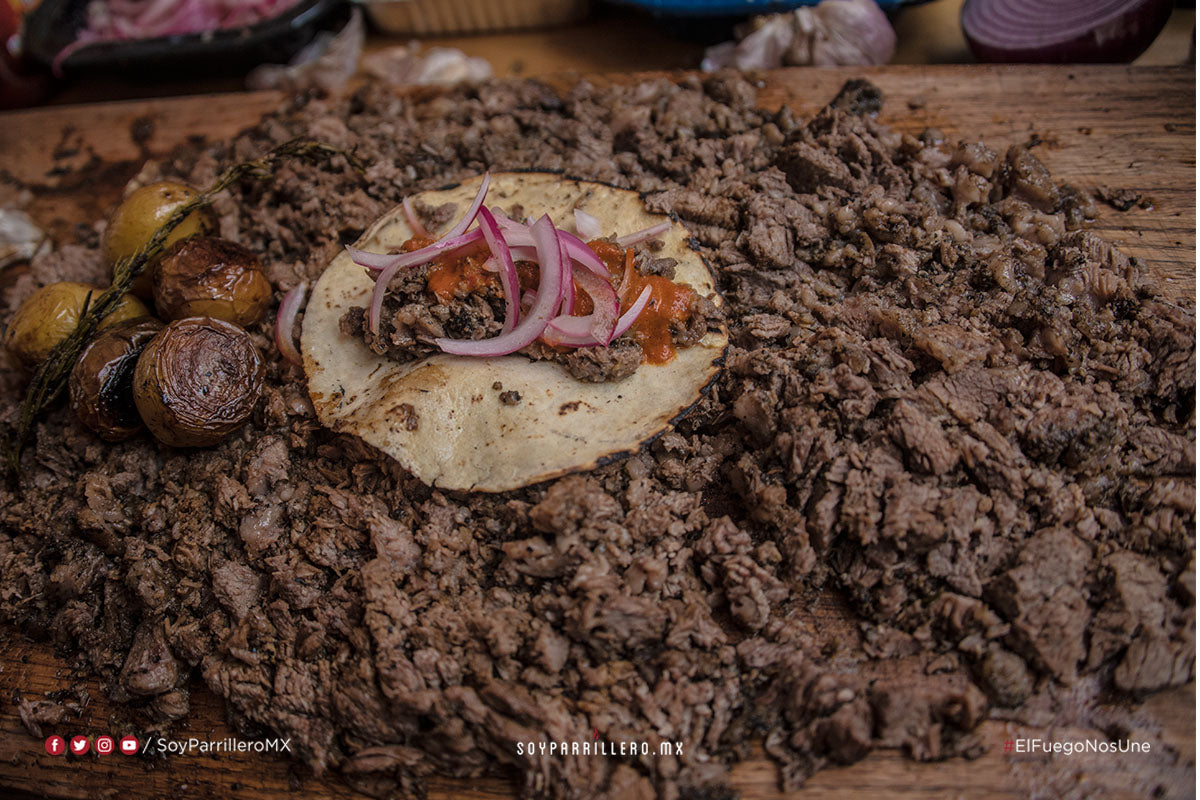 BARBACOA DE CABEZA DE RES EN BIG GREEN EGG | SMP