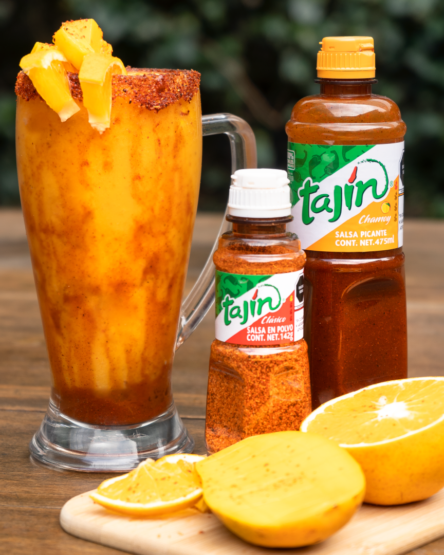 Frappé de mango-naranja con Tajín Clásico