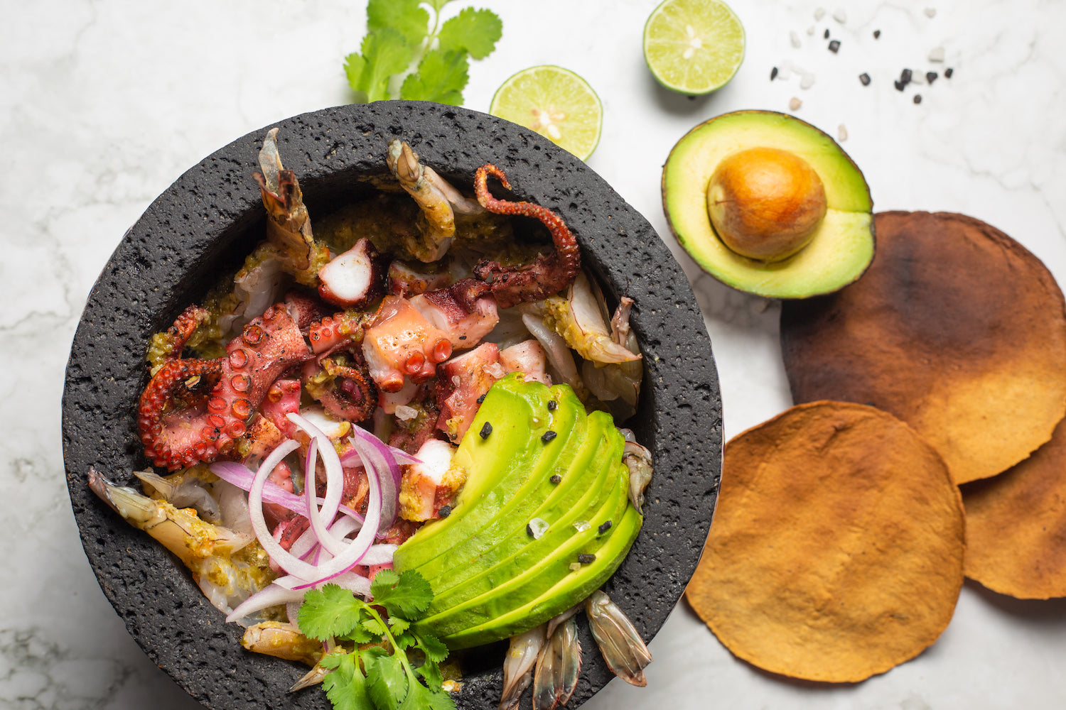 Aguachile verde de camarón y pulpo asado
