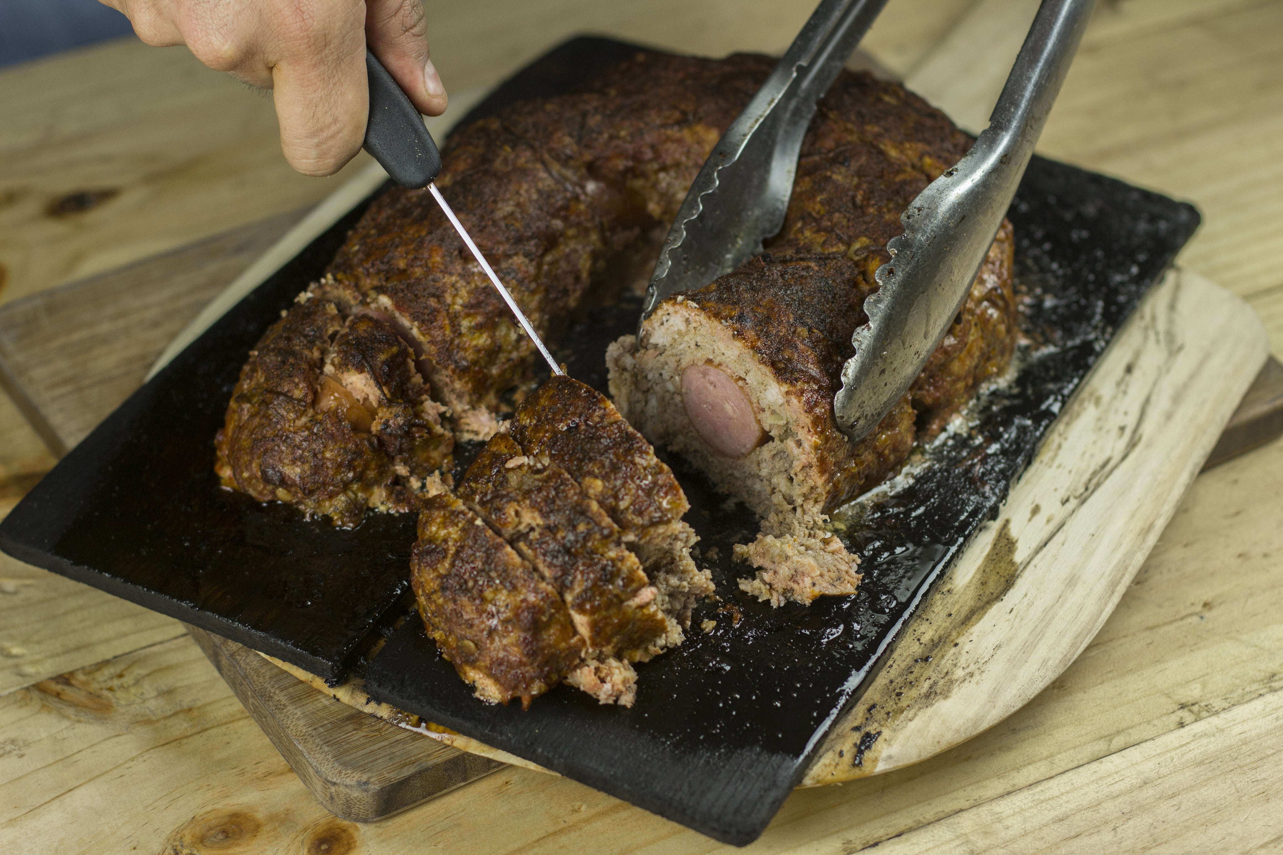HERRADURA DE CARNE MOLIDA CON SALCHICHA POLACA Y PORK BELLY|SMP