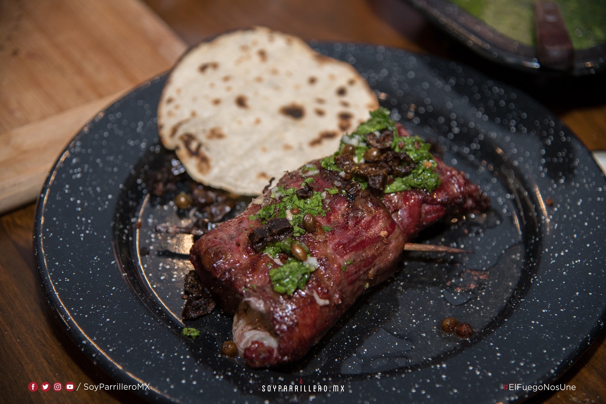 Arrachera roll con chimichurri de Chicharrón de Piquín SMP