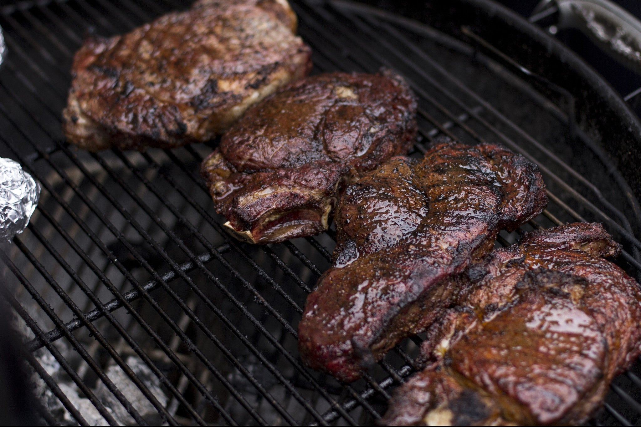 RIBEYE DE 1.5" SELLADO INVERSO CON MANTEQUILLA DE TOMILLO
