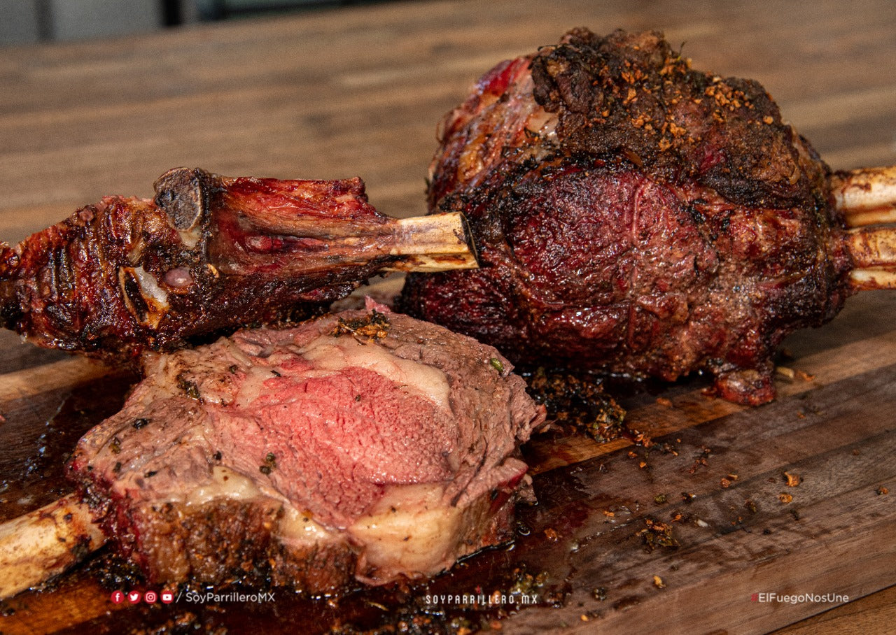 <center>Prime rib de 4 huesos con costra de hierbas frescas y ajo</center>
