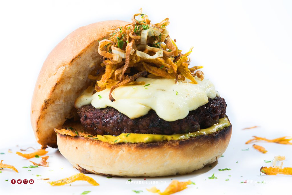 HAMBURGUESA DE SIRLOIN CON VERDURA FRITA Y ADEREZO DE MOSTAZA Y PEREJIL | SMP