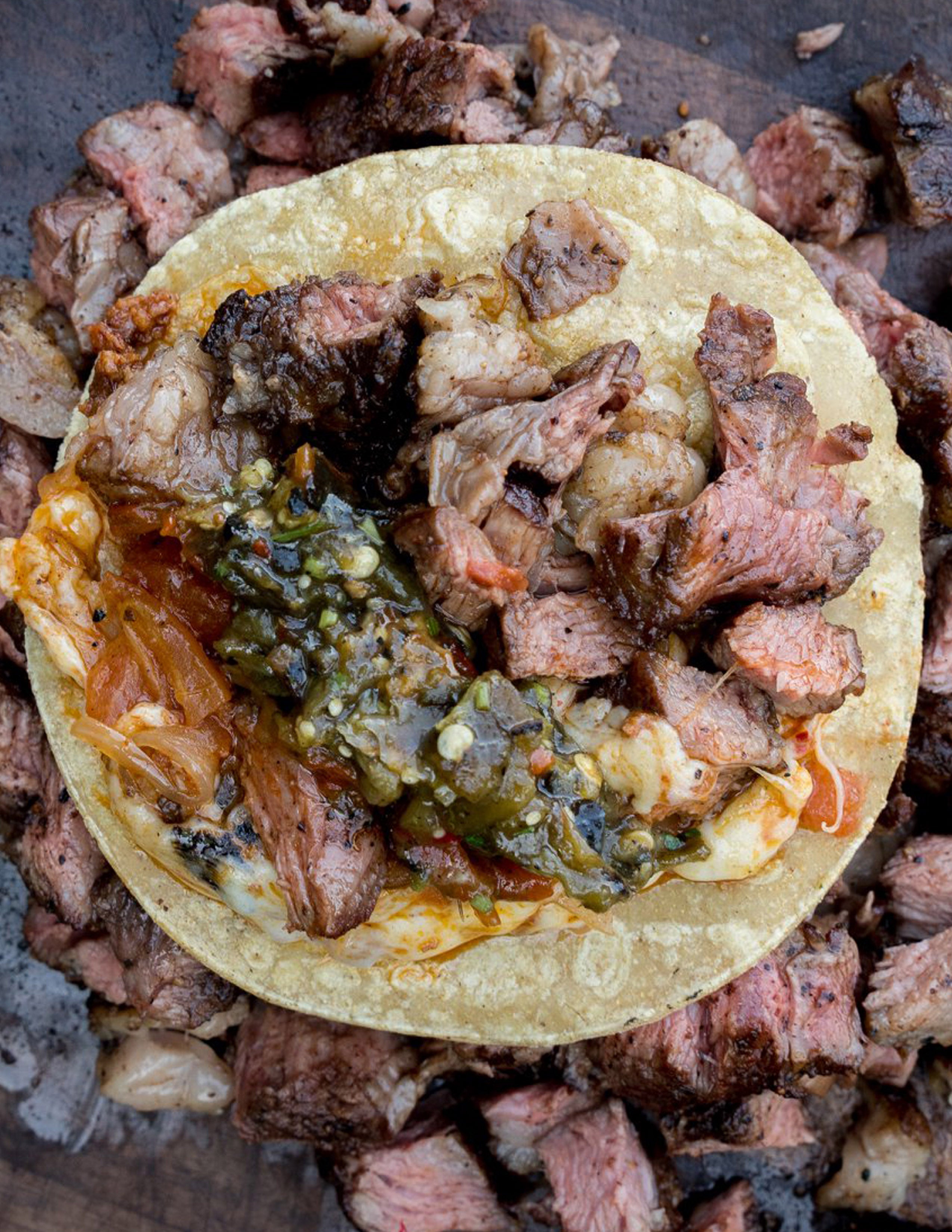 TACO BOTANERO DE AGUJA NORTEÑA CON SALSA BORRACHA