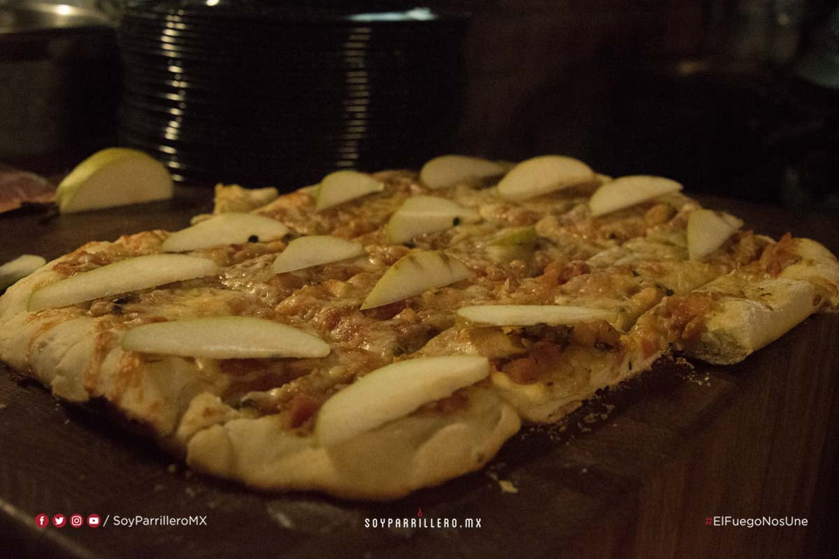 PIZZA DE JAMÓN SERRANO, PERA Y ARÚGULA | SMP