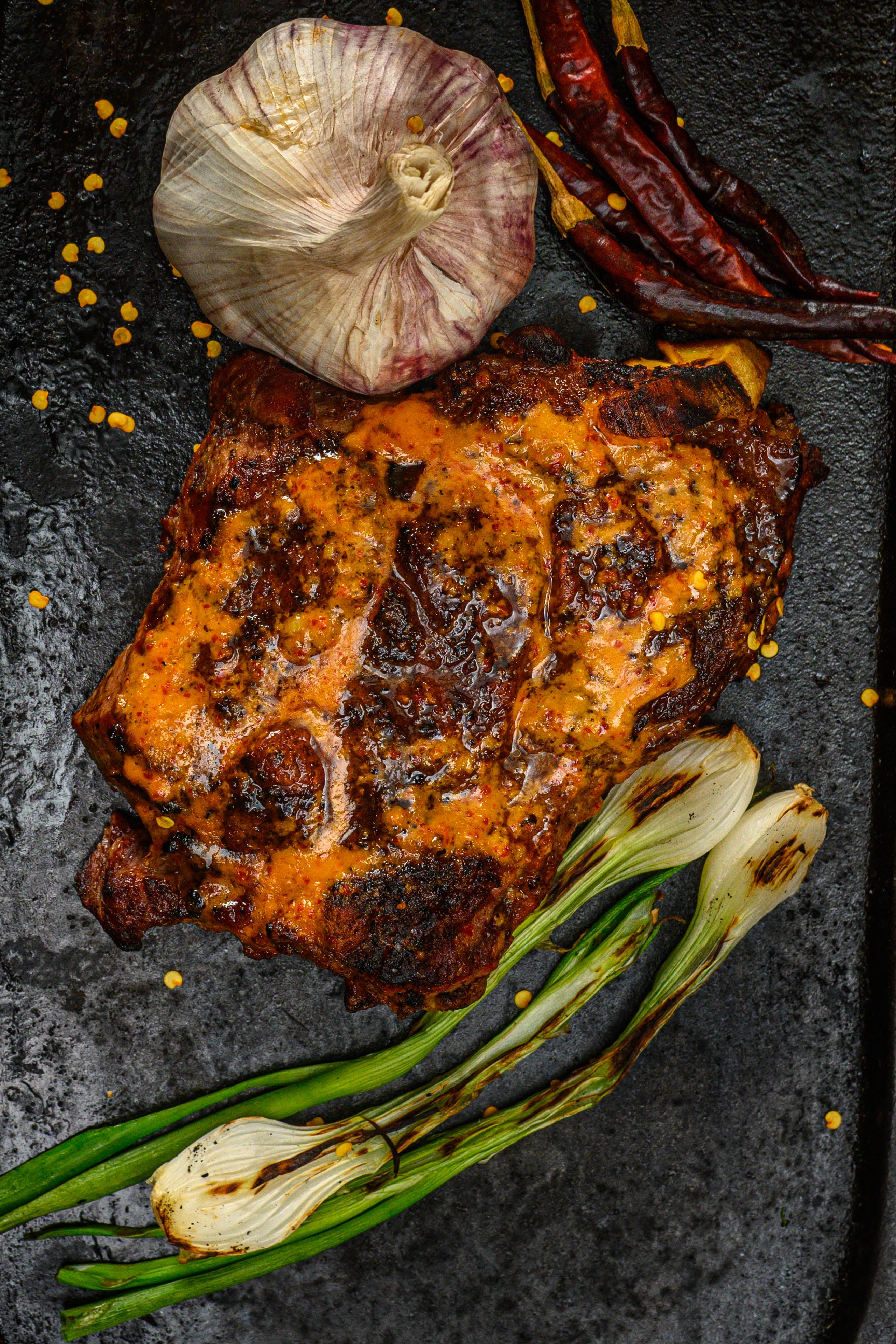 Aguja norteña con salsa de ajo