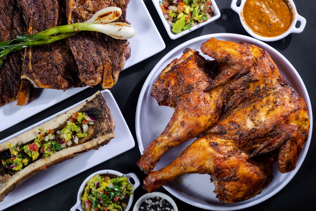 Pollo asado y aguja norteña con tuétanos y guacamole
