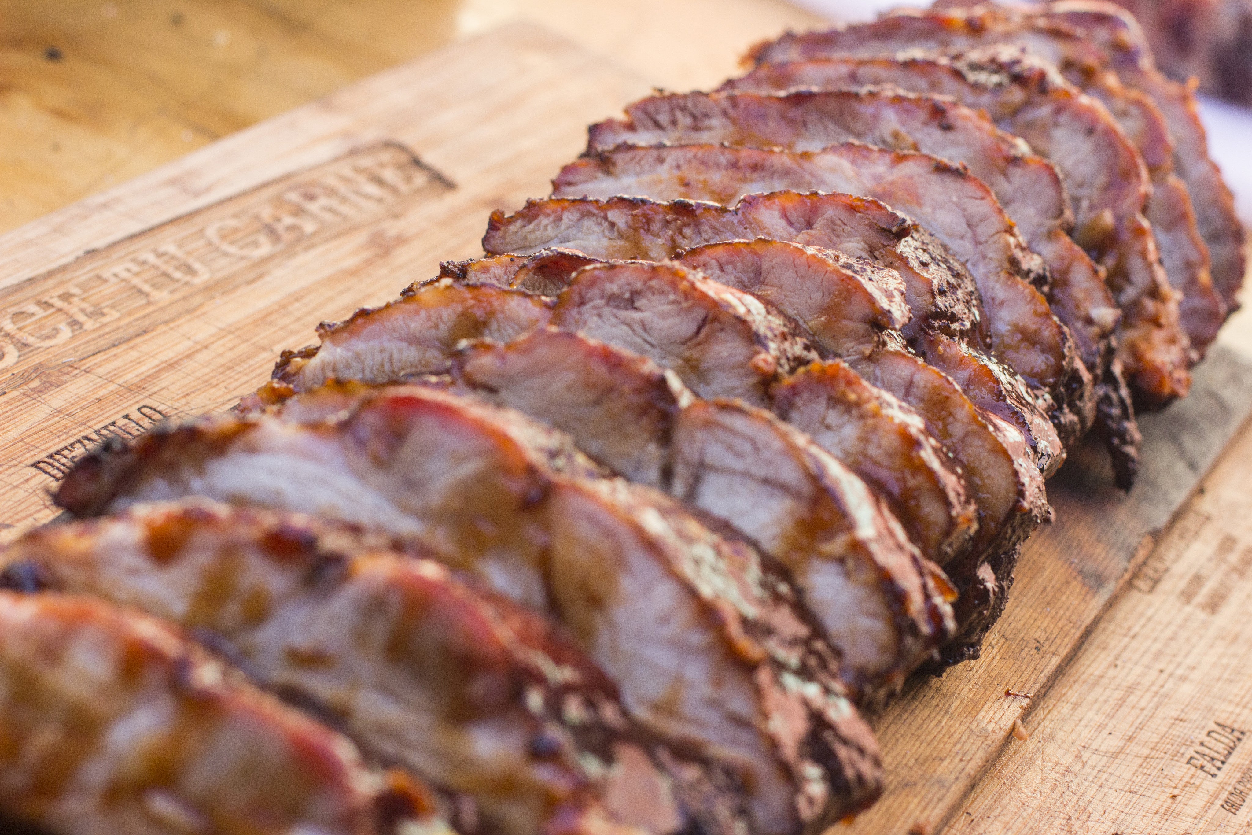 COSTILLA DE CERDO ST. LOUIS EN ADOBO DE 3 CHILES Y MIEL DE AGAVE