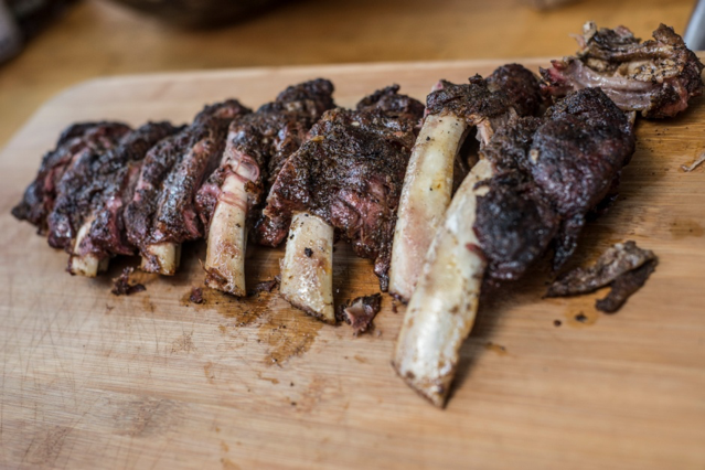 SHORT RIB AHUMADO POR 8HRS EN LEÑA DE NOGAL, TEXAS STYLE