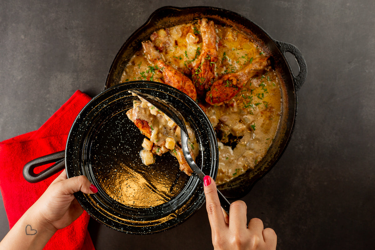 Pollo cremoso en dutch oven