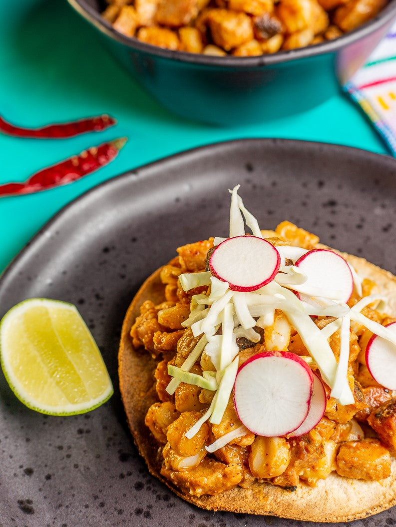 Pozole seco con pork belly ahumado
