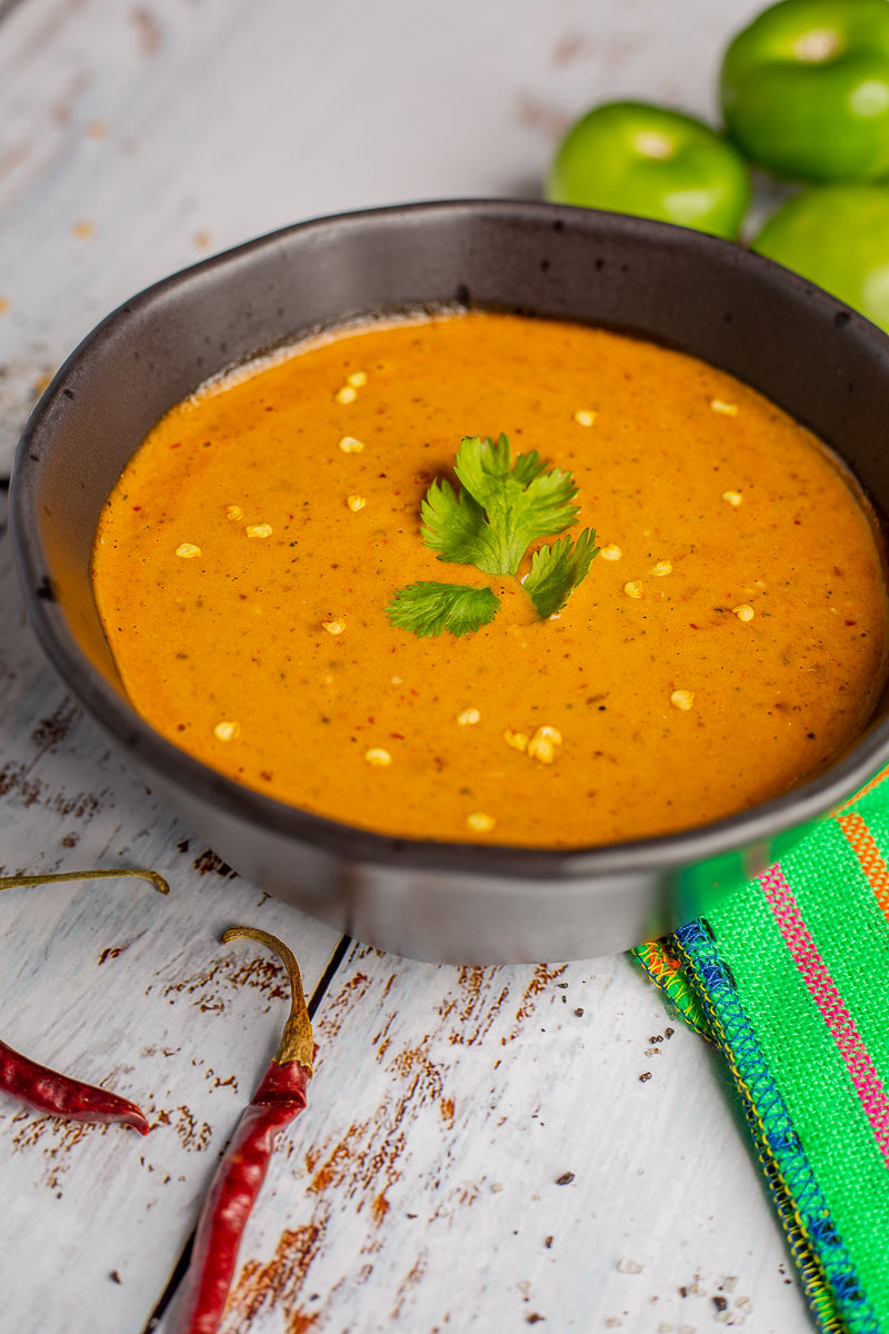 Salsa verde tatemada de tomatillo con chile de árbol