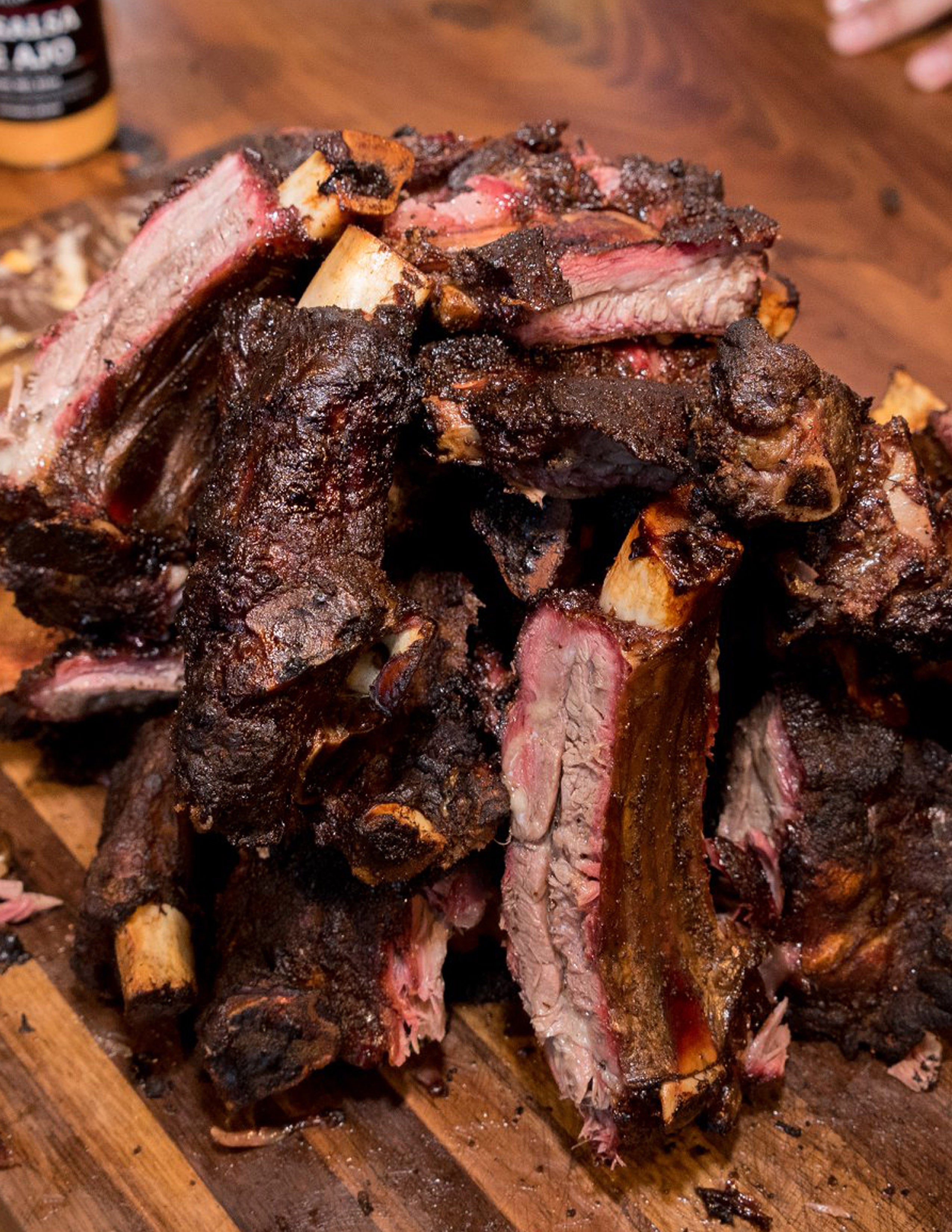 SHORT RIB AHUMADO POR 8 HORAS EN LEÑA DE NOGAL