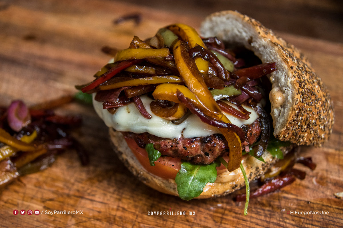 HAMBURGUESA DE SIRLOIN CON PIMIENTOS Y QUESO MANCHEGO | SMP