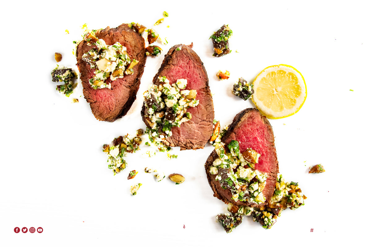 FILETE DE RES EN COSTRA DE CAFÉ Y CHILES SECOS CON PESTO DE CHOCOLATE AMARGO Y ALMENDRAS | SMP