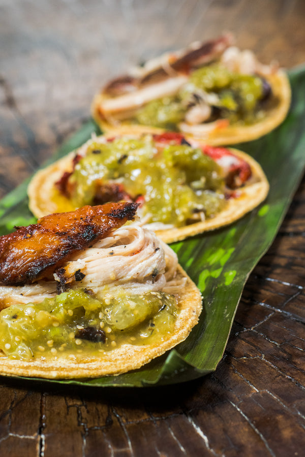 Pork belly pibil con salsa de habanero tatemado