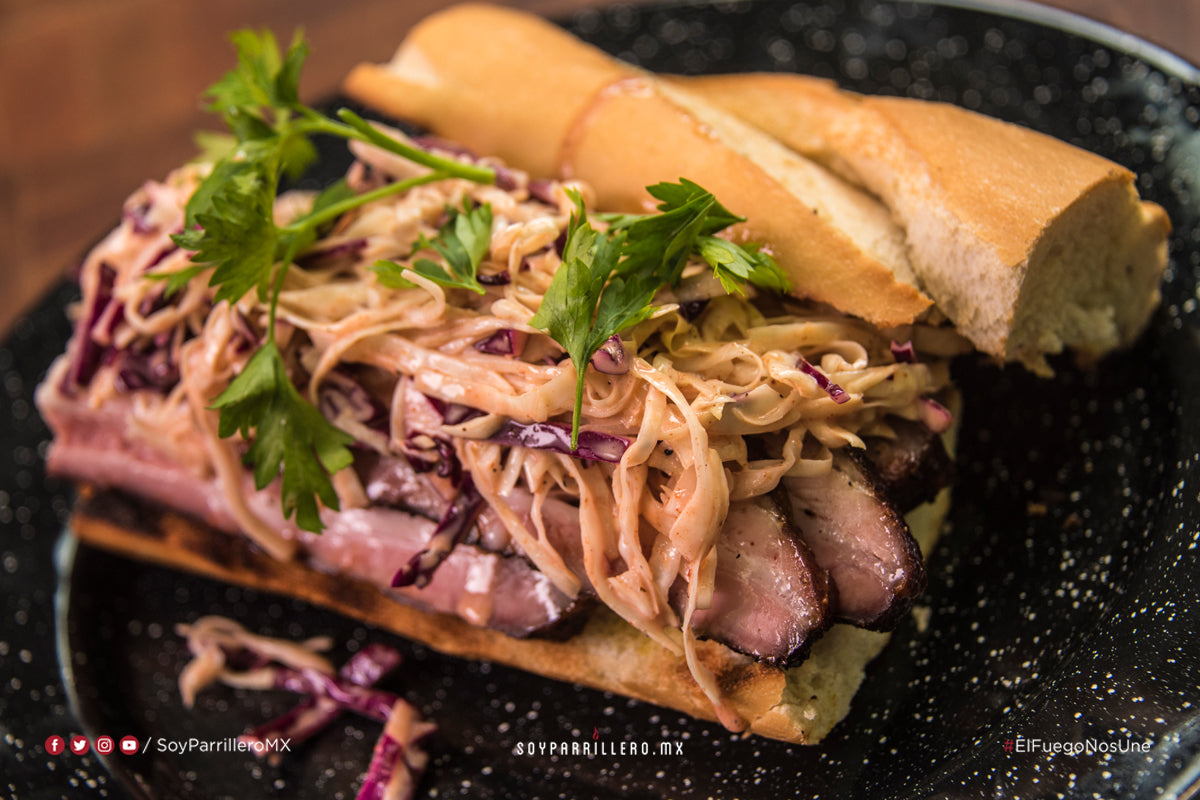 SANDWICH DE PORK BELLY CON SALSA BBQ | SMP
